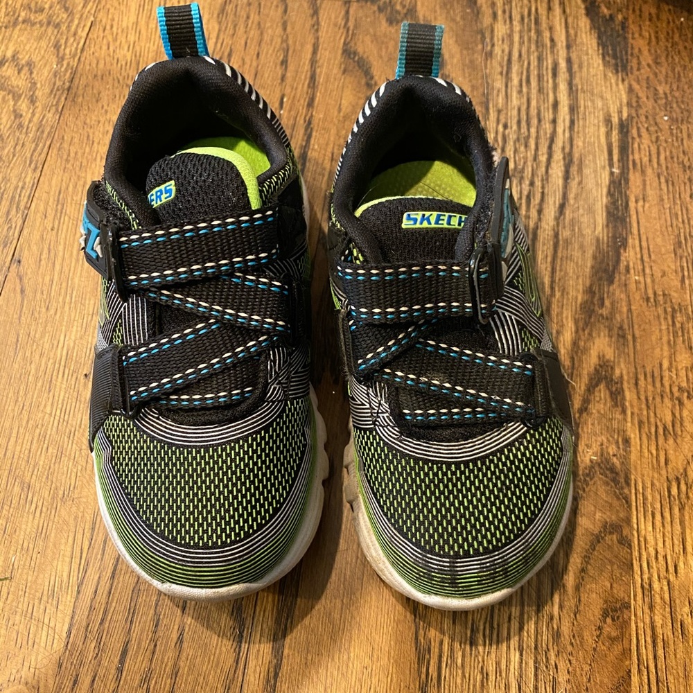Kids sneakers
